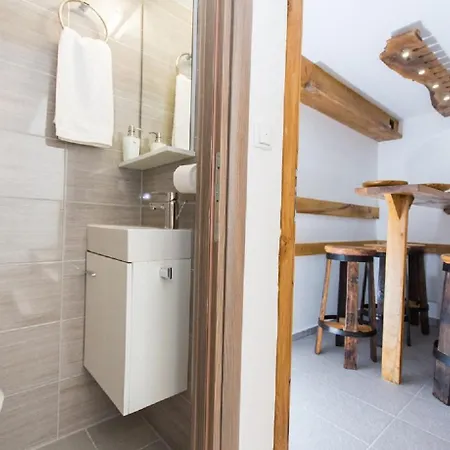 Agava Lux تروغير