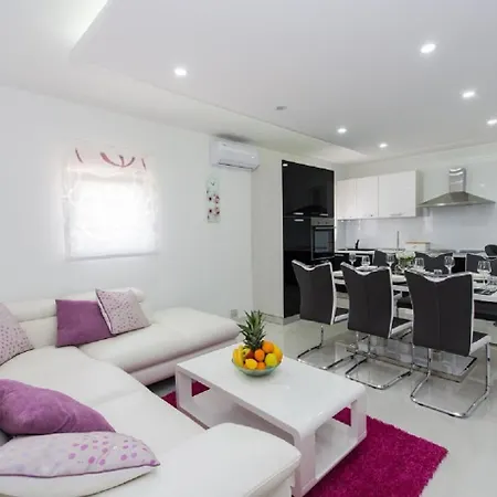 Apartment Agava Lux