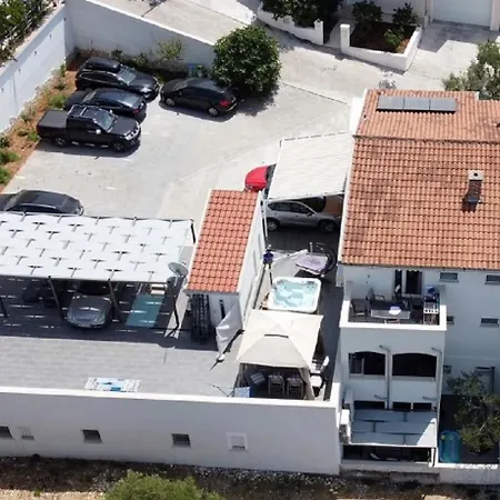 Agava Lux * טרוגיר