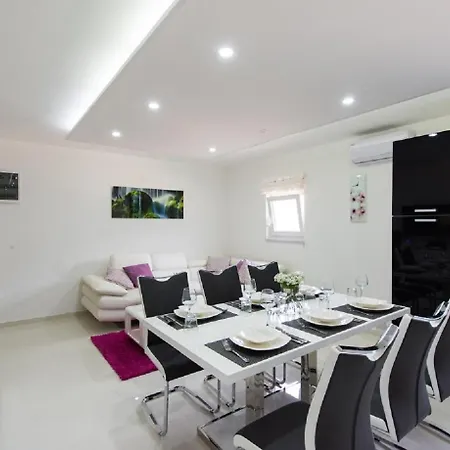 Agava Lux Apartament Trogir